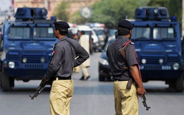 کراچی: مختلف مقامات پر پولیس مقابلوں میں 10 ڈاکو مارے گئے